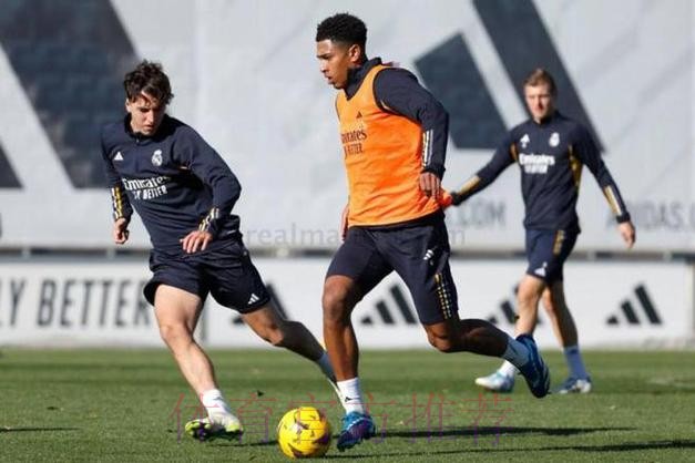 官方:皇马今日训练凯帕回归 贝林厄姆也参加合练 官方:皇马今日训练凯帕回归 贝林厄姆也参加合练